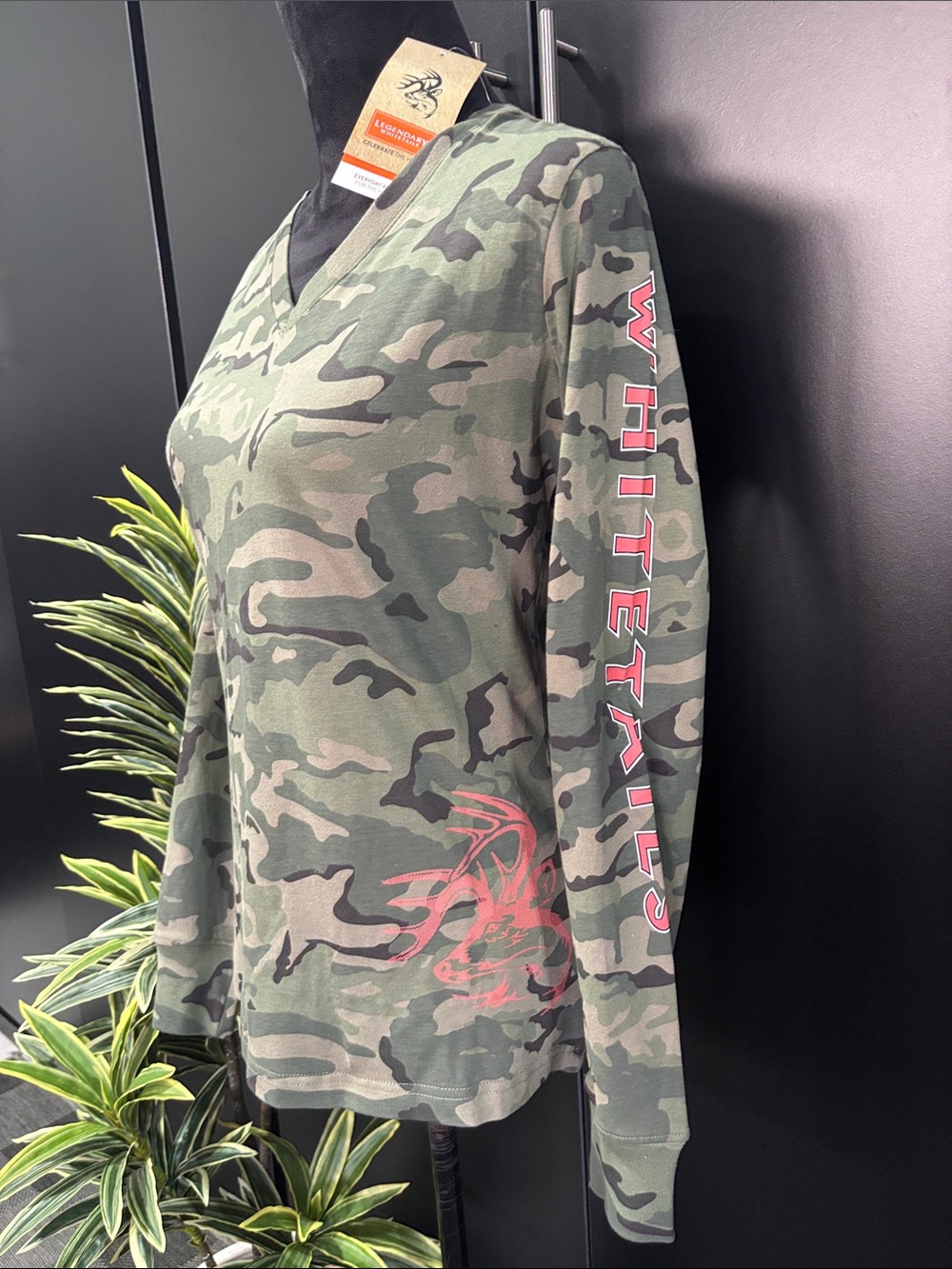 Legendary Whitetails,Signature Buck logo,logo sleeves,ribbed cuffs,V-neck camo